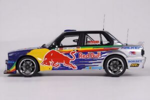 BMW E30 V8 #229 E. Hountondji Red Bull Driftbrothers Drift 2023 Zils Otto 1:18 OT486 Sveķi — attēls 3 no 5