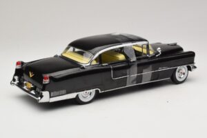 Cadillac Fleetwood Series 60 The Godfather Greenlight 1:18 12949 Metāls — attēls 2 no 6