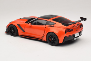 Chevrolet Corvette C7 ZR1 Sarkans IXO 1:18 U18RDC001-FO Metāls — attēls 7 no 8