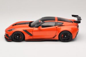 Chevrolet Corvette C7 ZR1 Sarkans IXO 1:18 U18RDC001-FO Metāls — attēls 4 no 8