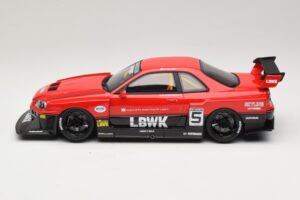 Nissan Skyline ER34 LB Super Silhouette Active Red GT Spirit 1:18 GT570 Sveķi — attēls 3 no 6