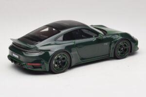 Porsche 911 992 Turbo S Brabus 900 Rocket R Mean Green GT Spirit 1:18 GT959 Sveķi — attēls 2 no 6