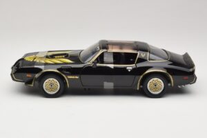 Pontiac Firebird Trans Am Kill Bill Movie Greenlight 1:18 12951 Metāls — attēls 3 no 6
