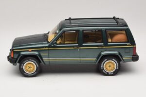 Jeep Cherokee XJ Limited Hunter Green Otto 1:18 OT1204 Sveķi — attēls 3 no 6