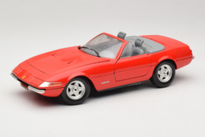 Ferrari 365 GTS/4 Spider Sarkans Techno Giodi 1:18 40028-P1 Metāls