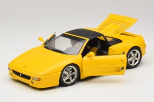 Ferrari F355 Spider Dzeltens ar Melnu Jumtu UT Models 1:18 180074030-P4 Metāls — attēls 2 no 8