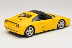 Ferrari F355 Spider Dzeltens ar Melnu Jumtu UT Models 1:18 180074030-P4 Metāls — attēls 3 no 8