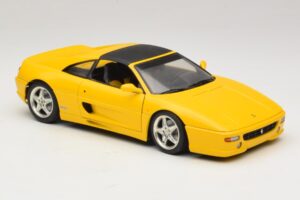 Ferrari F355 Spider Dzeltens ar Melnu Jumtu UT Models 1:18 180074030-P4 Metāls — attēls 6 no 8