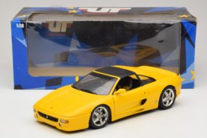Ferrari F355 Spider Dzeltens ar Melnu Jumtu UT Models 1:18 180074030-P4 Metāls — attēls 8 no 8
