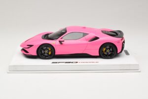 Ferrari SF90 Pack Fiorano Spīdīgs Qatar Pink BBR 1:18 RACELINE137 Sveķi — attēls 3 no 7
