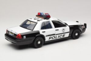 Ford Crown Victoria Police Interceptor The Hangover Movie Greenlight 1:18 12911 Metāls — attēls 2 no 6