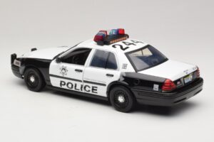 Ford Crown Victoria Police Interceptor The Hangover Movie Greenlight 1:18 12911 Metāls — attēls 5 no 6