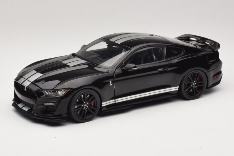 Ford Mustang Shelby GT500 S550 Melns IXO 1:18 U18RDC002-FO Metāls