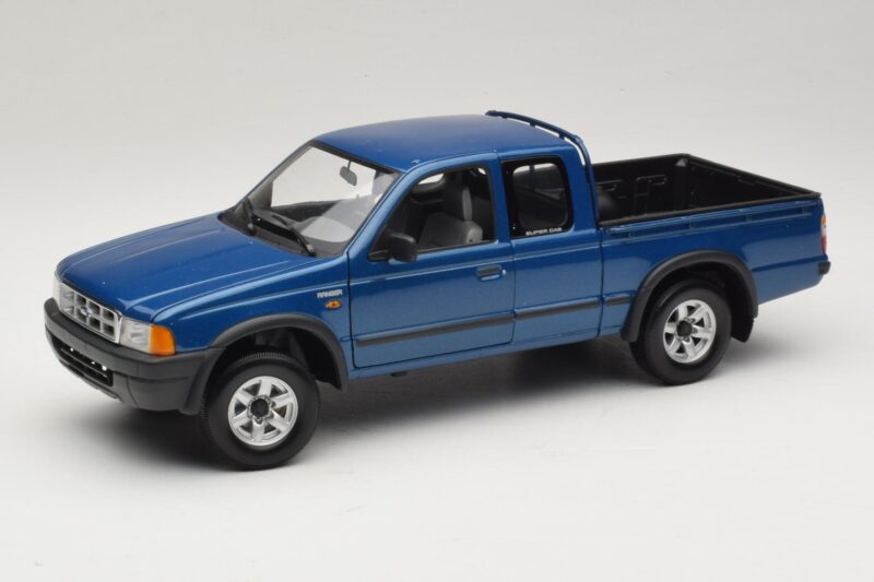 Ford Ranger Super Cab Zils Action 1:18 ACTION002 Metāls