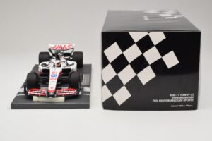 Haas VF-22 K. Magnussen Pole Position Brazilian GP 2022 Minichamps 1:18 117222120 Sveķi — attēls 6 no 7