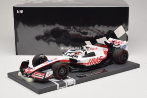 Haas VF-22 K. Magnussen Pole Position Brazilian GP 2022 Minichamps 1:18 117222120 Sveķi — attēls 7 no 7