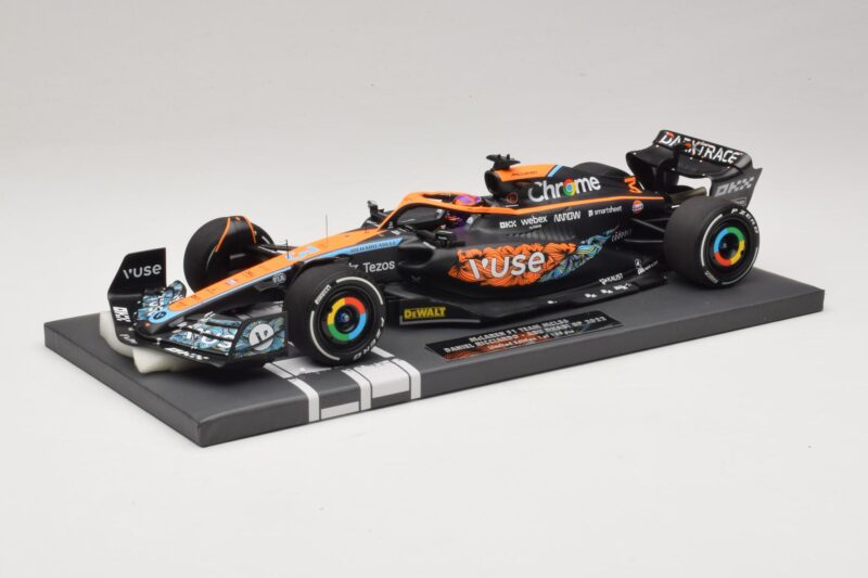 McLaren MCL36 #3 D. Ricciardo Abu Dhabi GP 2022 Minichamps 1:18 537224003 Sveķi