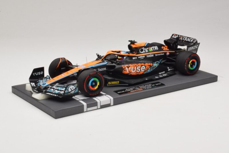 McLaren MCL36 O. Piastri Abu Dhabi Test 2022 Minichamps 1:18 537221828 Sveķi