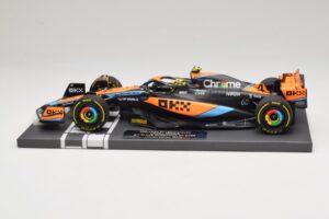 McLaren MCL60 #4 L. Norris 2nd Place Hungarian GP 2023 Minichamps 1:18 537233004 Sveķi — attēls 3 no 7