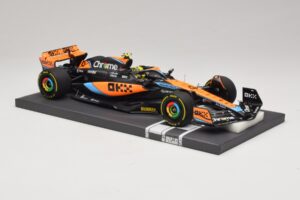 McLaren MCL60 #4 L. Norris 2nd Place Hungarian GP 2023 Minichamps 1:18 537233004 Sveķi — attēls 4 no 7