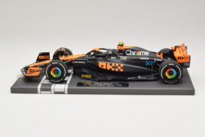 McLaren MCL60 #4 L. Norris 2nd Place Singapore GP 2023 Minichamps 1:18 537233404 Sveķi — attēls 3 no 7