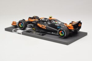 McLaren MCL60 #4 L. Norris 2nd Place Singapore GP 2023 Minichamps 1:18 537233404 Sveķi — attēls 5 no 7