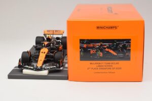 McLaren MCL60 #4 L. Norris 2nd Place Singapore GP 2023 Minichamps 1:18 537233404 Sveķi — attēls 6 no 7