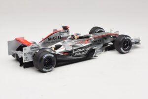 McLaren MP4/21 #3 K. Raikkonen 2006 Minichamps 1:18 530061803 Sveķi — attēls 2 no 7