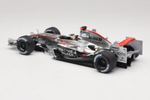 McLaren MP4/21 #3 K. Raikkonen 2006 Minichamps 1:18 530061803 Sveķi — attēls 5 no 7