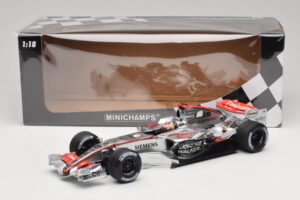 McLaren MP4/21 #3 K. Raikkonen 2006 Minichamps 1:18 530061803 Sveķi — attēls 7 no 7