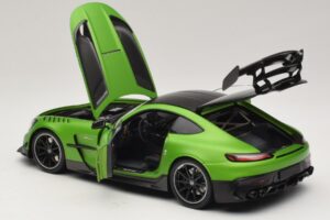 Mercedes AMG GT Black Series C190 Matt Green Metallic Minichamps 1:18 110032022 Metāls — attēls 5 no 8