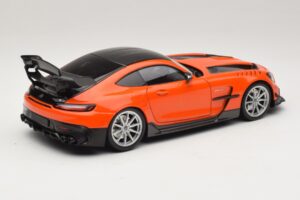 Mercedes AMG GT Black Series C190 Oranžs ar Sudraba Diskiem Minichamps 1:18 110032024 Metāls — attēls 3 no 8