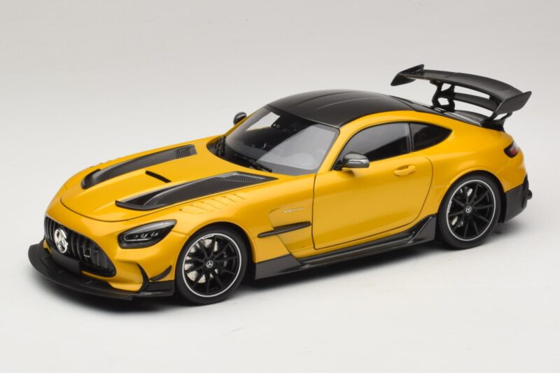 Mercedes AMG GT Black Series C190 Solarbeam Yellow Metallic Minichamps 1:18 110032021 Metāls