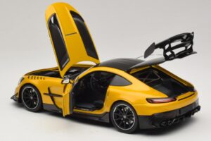 Mercedes AMG GT Black Series C190 Solarbeam Yellow Metallic Minichamps 1:18 110032021 Metāls — attēls 5 no 8