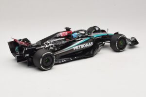 Mercedes AMG Petronas W15 E Performance G. Russell 2024 Minichamps 1:18 110240163 Sveķi — attēls 2 no 7