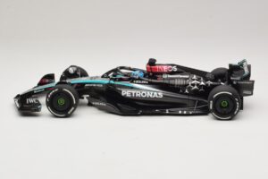 Mercedes AMG Petronas W15 E Performance G. Russell 2024 Minichamps 1:18 110240163 Sveķi — attēls 3 no 7