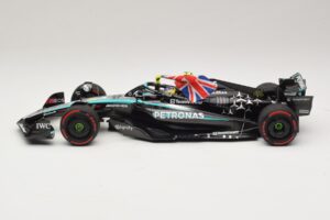 Mercedes AMG Petronas W15 E Performance L. Hamilton Winner British GP 2024 Minichamps 1:18 110241244 Sveķi — attēls 3 no 7