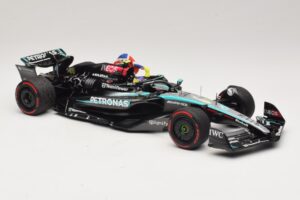 Mercedes AMG Petronas W15 E Performance L. Hamilton Winner British GP 2024 Minichamps 1:18 110241244 Sveķi — attēls 4 no 7