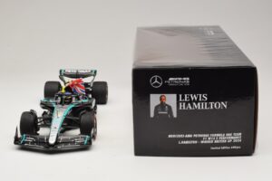 Mercedes AMG Petronas W15 E Performance L. Hamilton Winner British GP 2024 Minichamps 1:18 110241244 Sveķi — attēls 6 no 7