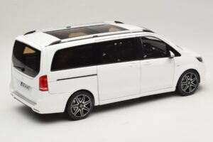 Mercedes V-Class W447 AMG Line Balts Norev 1:18 183876 Metāls — attēls 3 no 8