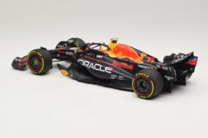 Oracle Red Bull Racing RB19 S. Perez Abu Dhabi GP 2023 Minichamps 1:18 110232311 Sveķi — attēls 5 no 7