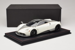 Pagani Huayra Luminous Green AB 1:18 REMC041 Sveķi — attēls 7 no 7