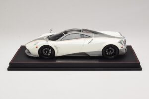 Pagani Huayra Luminous Green AB 1:18 REMC041 Sveķi