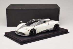 Pagani Huayra Luminous Green AB 1:18 REMC041 Sveķi — attēls 7 no 7