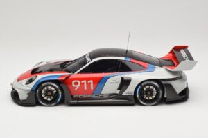 Porsche 911 992 GT3 R Rennsport GT Spirit 1:18 GT495 Sveķi — attēls 3 no 6