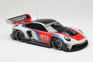 Porsche 911 992 GT3 R Rennsport GT Spirit 1:18 GT495 Sveķi — attēls 4 no 6