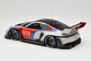 Porsche 911 992 GT3 R Rennsport GT Spirit 1:18 GT495 Sveķi — attēls 5 no 6