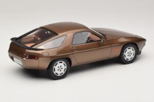 Porsche 928 S Tobacco Metallic GT Spirit 1:18 GT1005 Sveķi — attēls 2 no 6