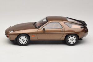Porsche 928 S Tobacco Metallic GT Spirit 1:18 GT1005 Sveķi — attēls 3 no 6