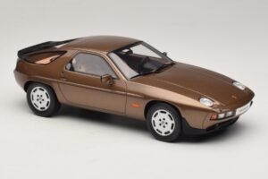 Porsche 928 S Tobacco Metallic GT Spirit 1:18 GT1005 Sveķi — attēls 4 no 6